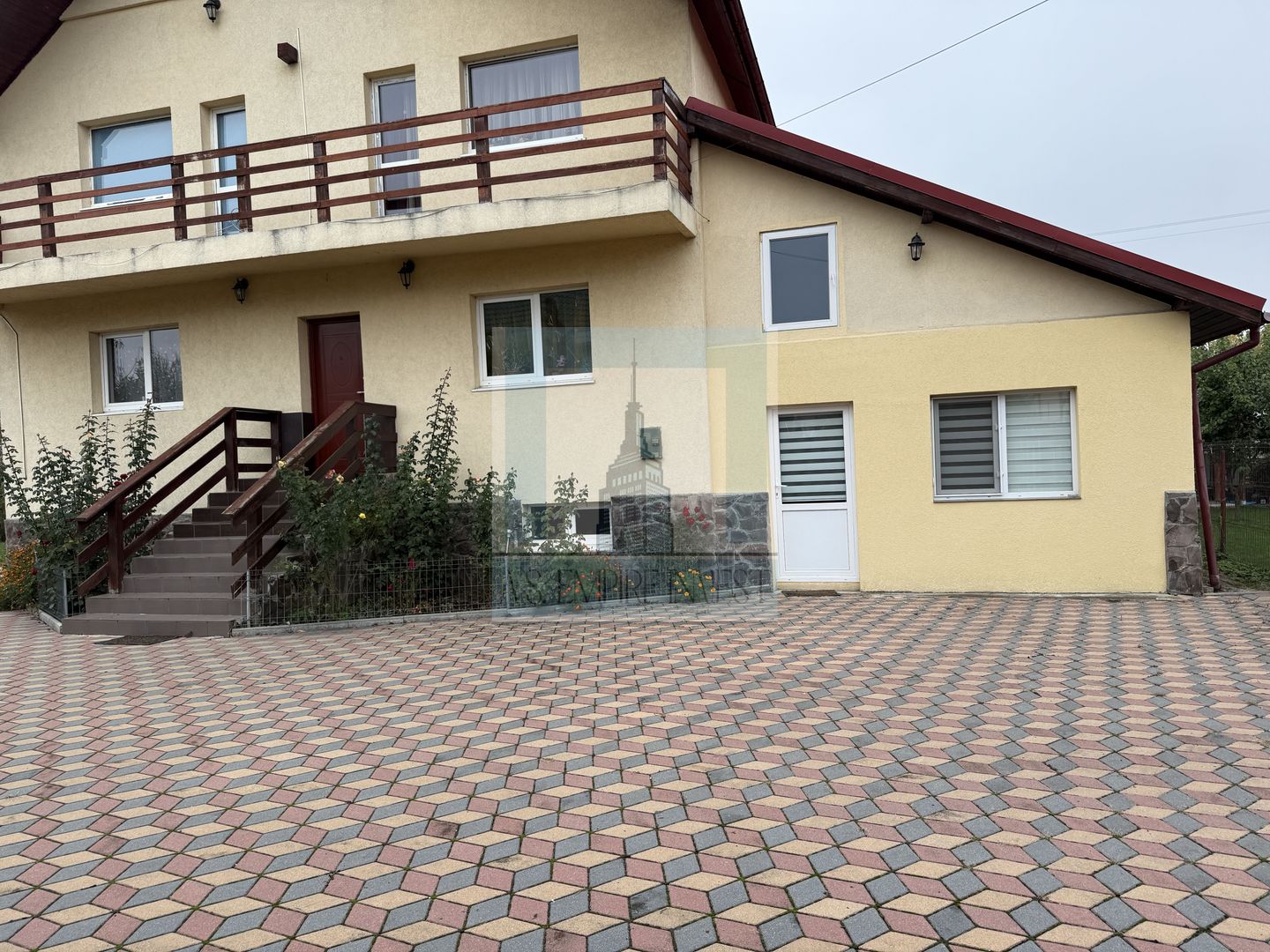 Casa/Villa 8 camere, 1100 mp teren - zona Ultracentral/Sanpetru - Poză 2