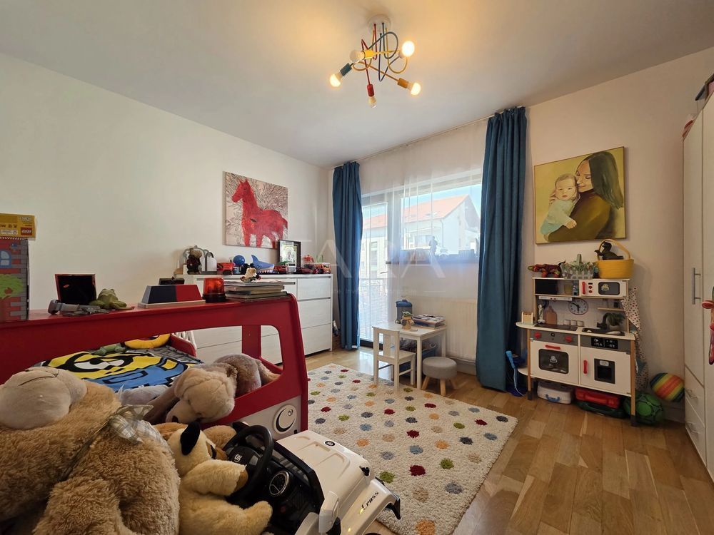 Apartament 3 camere, singur pe etaj, 2 balcoane, parcare. - Poză 5