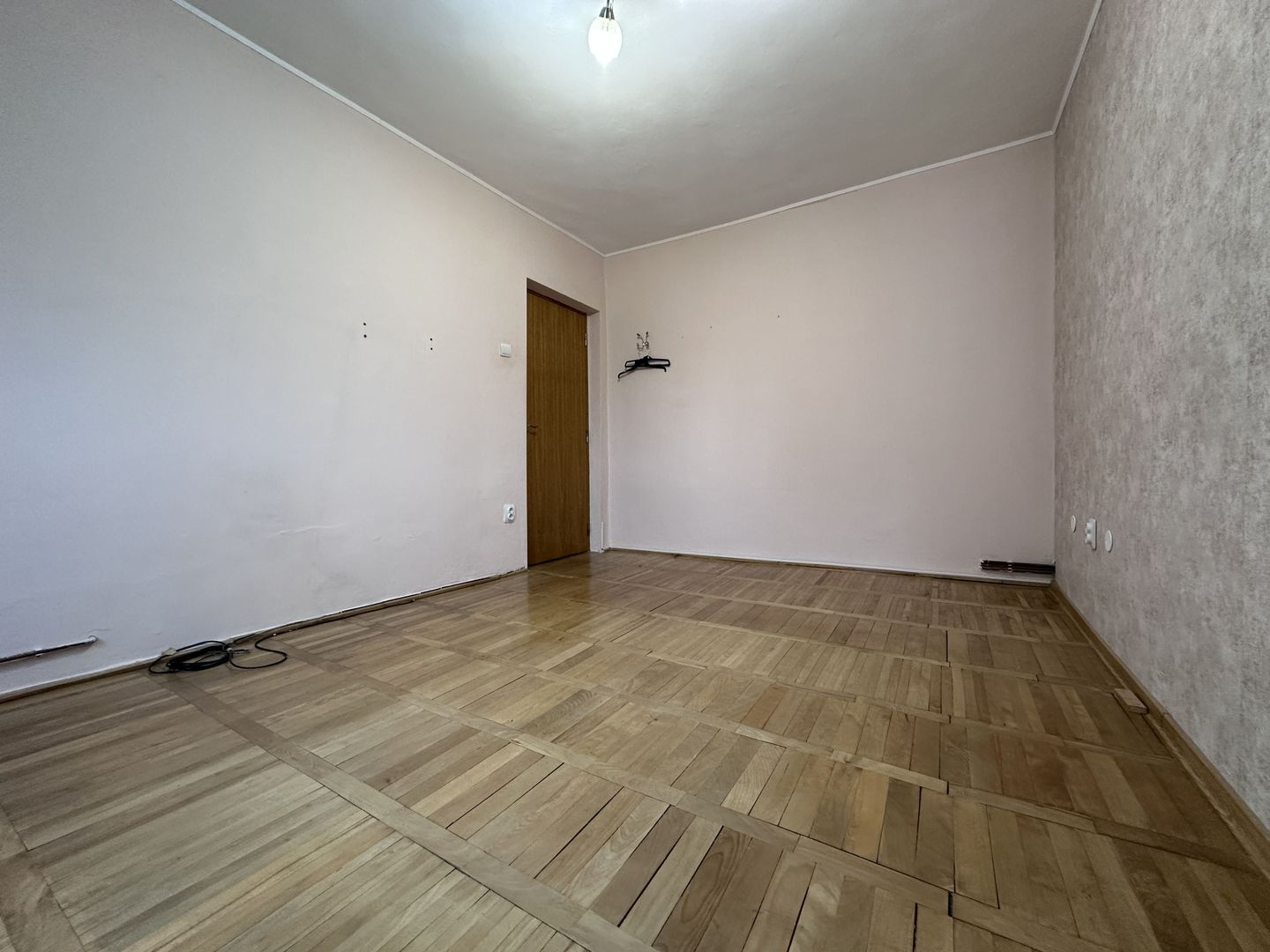 Vanzare apartament cu 4 camere luminos, vedere deschisă-Targoviste-M5 - Poză 4