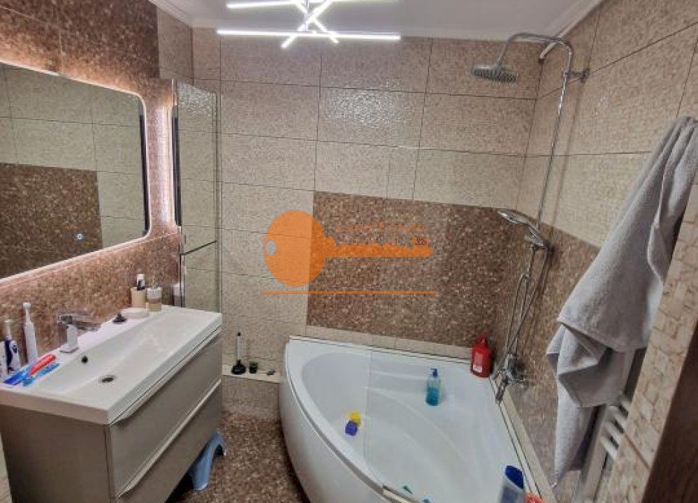 Apartament 3 camere in zona Drumul Gazarului - Bloc Reabilitat - Poză 1