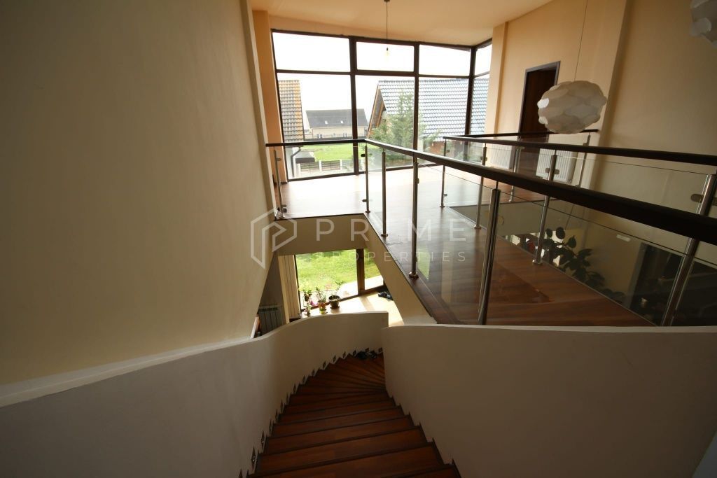 Vilă cu design și dotări deosebite de vânzare - Poză 6