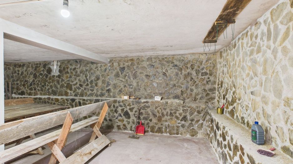 Teren 977 mp cu fundație și pivniță finalizată - Poză 9