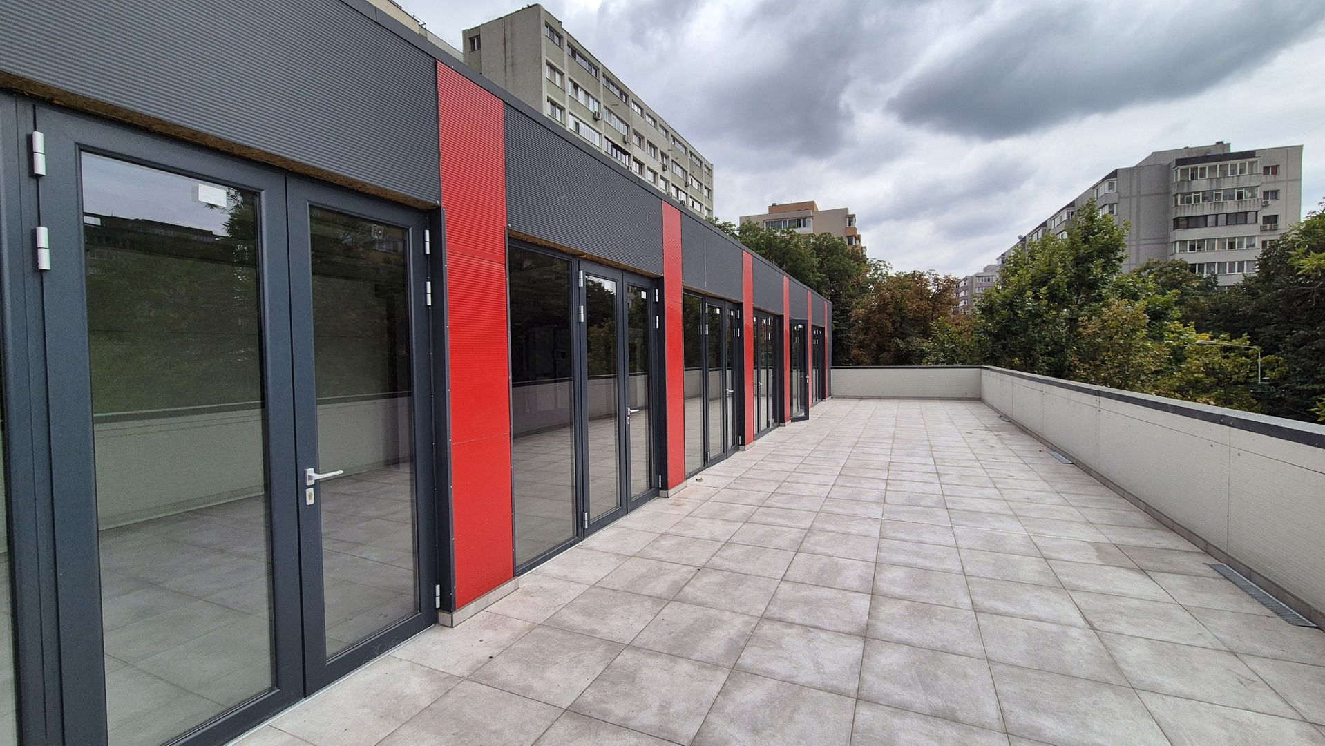 Spatiu comercial 125 mp utili + 100 mp terasa - Basarabia - Muncii - Poză 1