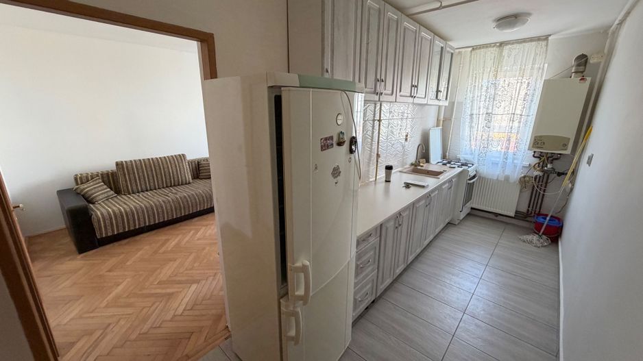 Apartament 3 camere de inchiriat, etaj 5 - zona Cetate - Poză 2