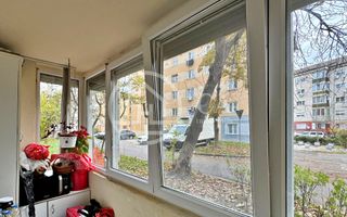 Apartament cu 3 camere de vanzare in zona Rogerius, Oradea - Poză 11