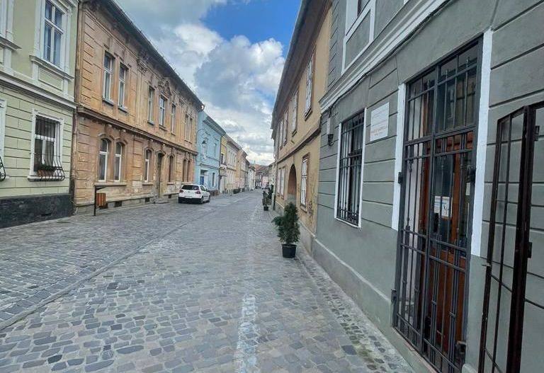 Apartament 3 camere Centrul Istoric - Poză 2