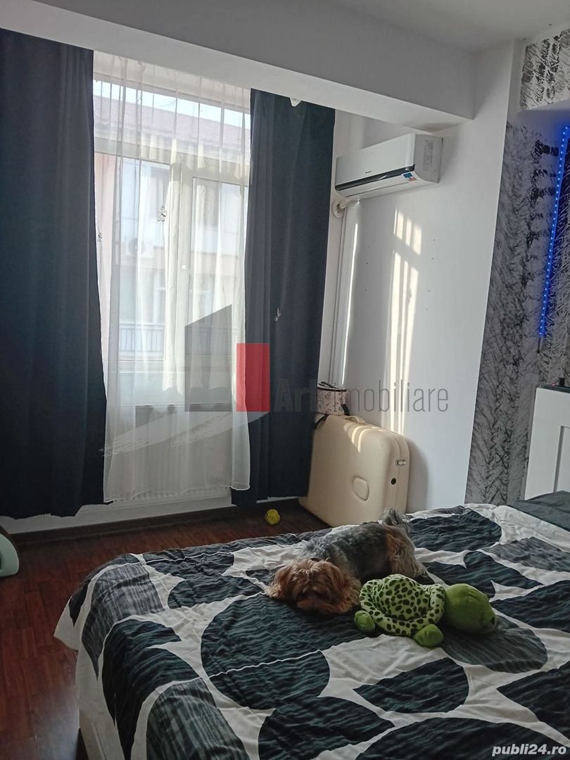 Vânzare apartament 3 camere Aurel Perșu - Poză 1