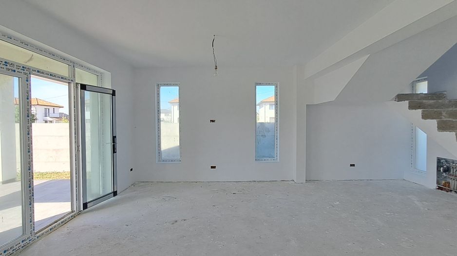 Casa / Vila individuala Dragomiresti Deal, cu utilitati, statii STB - Poză 3