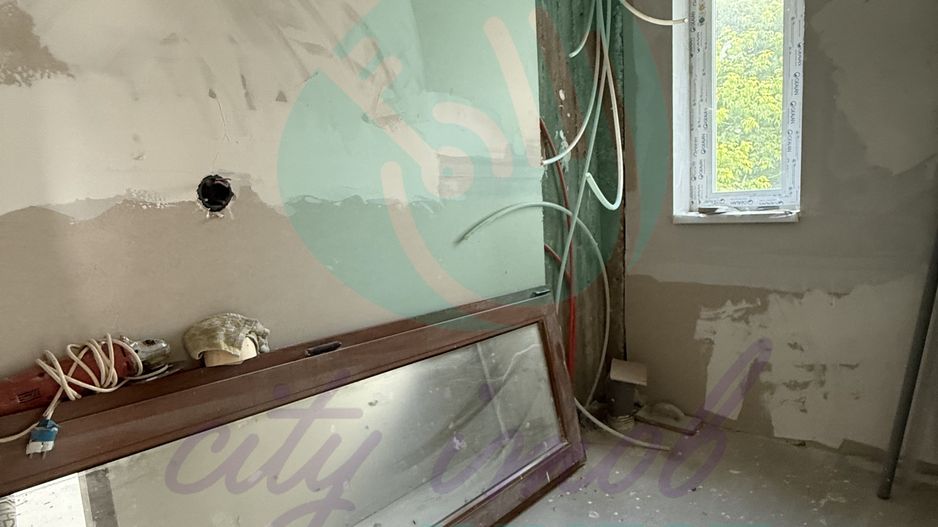 Casa receptionata in 2025 singura in curte - Poză 13