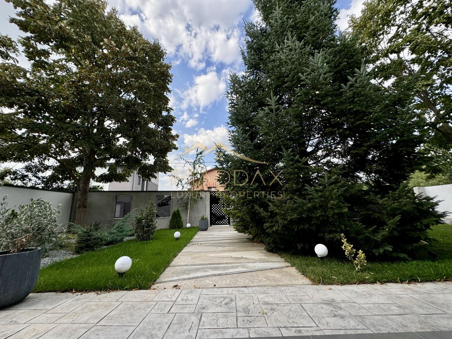 Vila cu 5 camere // * 565 mp gradina* // Tunari - Poză 91