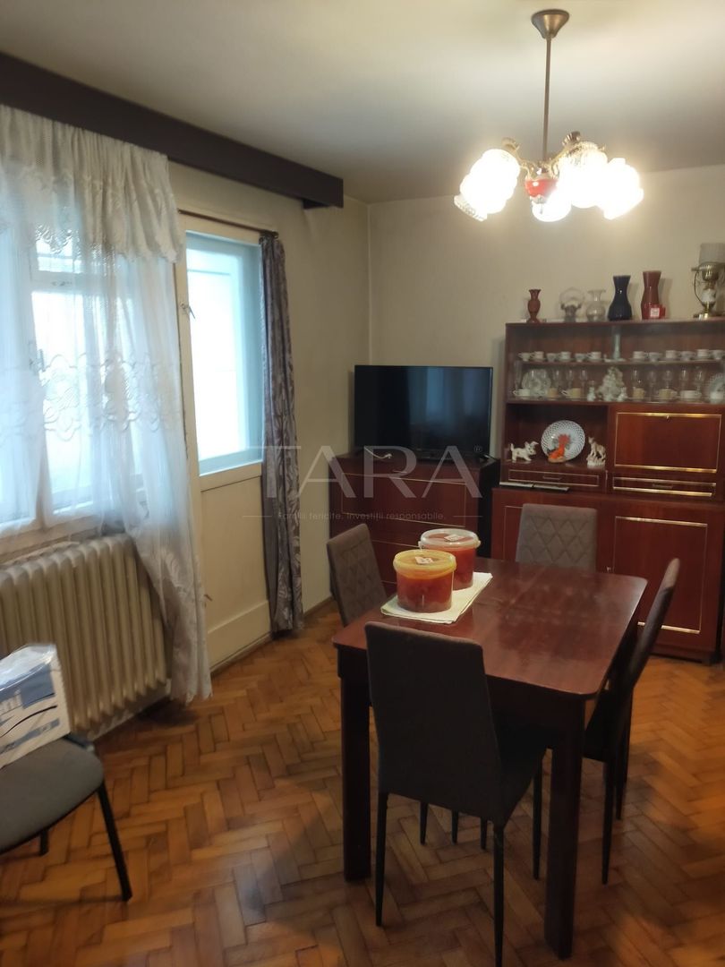 Apartament cu 3 camere decomandate, 2 băi și 2 beciuri, Mănăștur . - Poză 3