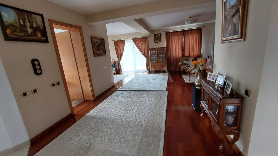 Casă cu 5 camere. de vânzare in Floresti, zona Parcului Poligon. - Poză 4