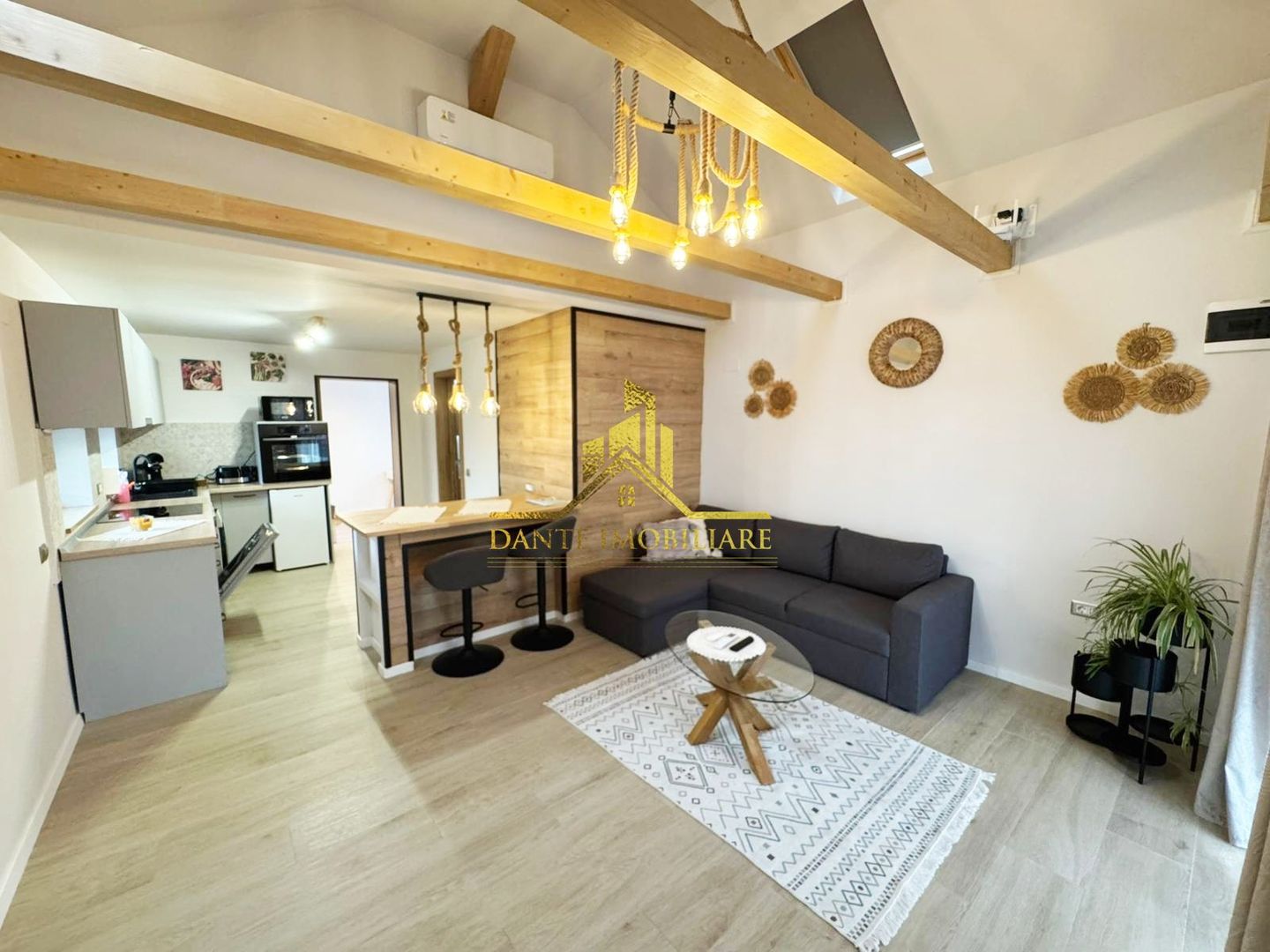 Casa individuala, ultrafinisata, balcon, terasa, curte, Someseni - Poză 1