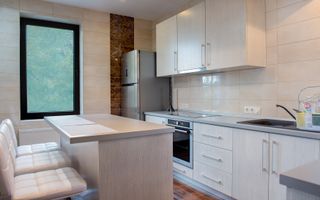 CASA DE LUX ÎN ZONA LIVEZENI - Poză 4