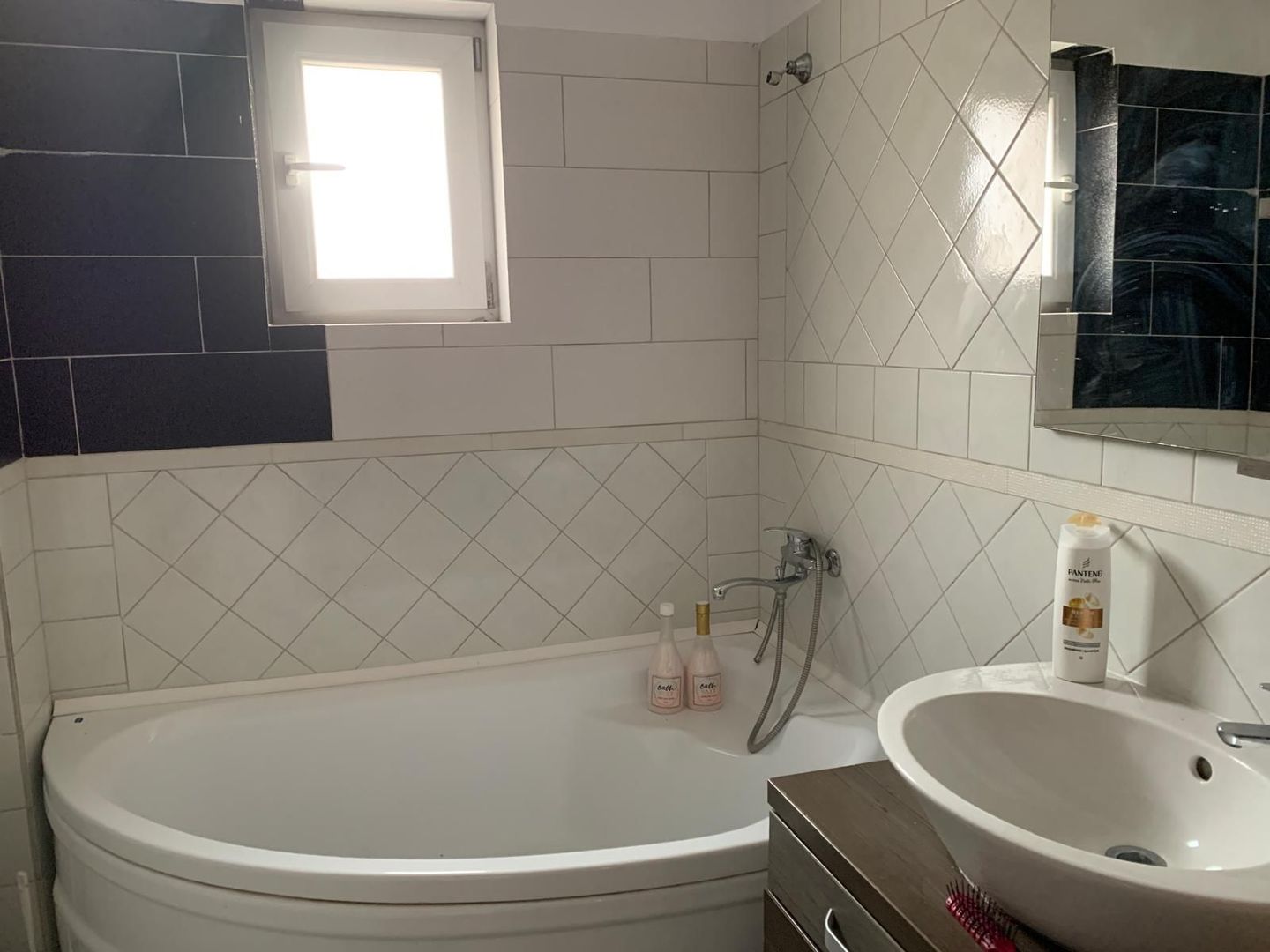 Duplex premium în vatra veche a localității Moșnița Veche - Poză 9