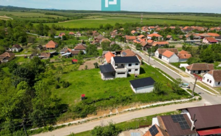 Casă la roșu din BCA de vânzare în Județul Arad - Poză 16