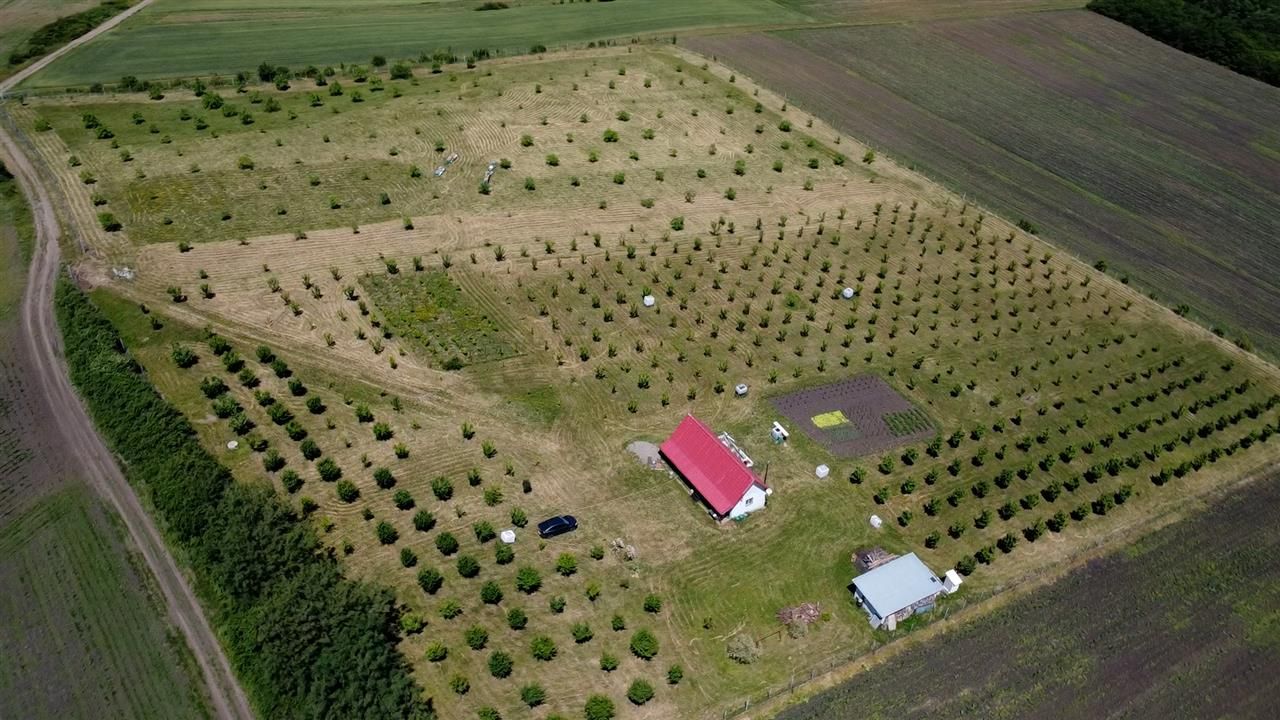 Afacere la cheie, dar si refugiu intr-o oaza de liniste in peisaj pitoresc: 25. - Poză 2