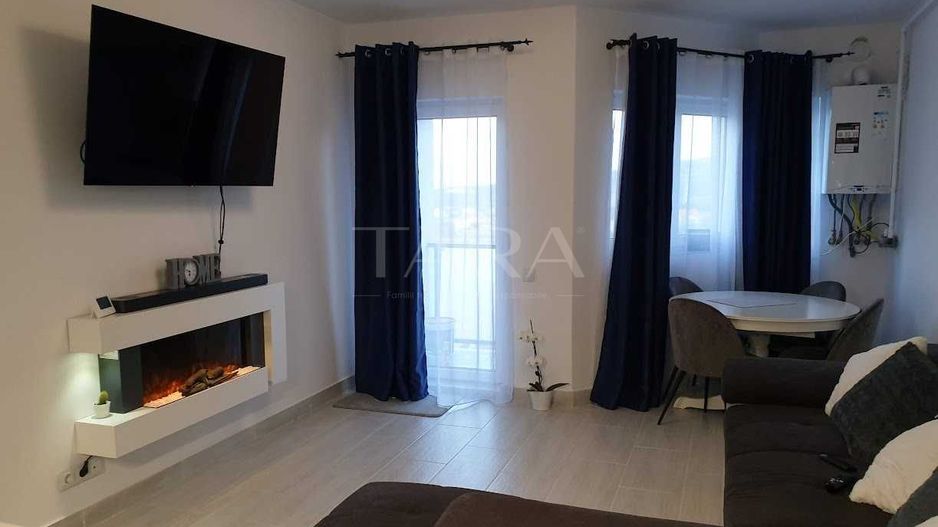 Apartament Modern cu 3 Camere și Priveliște Deosebită - Poză 2