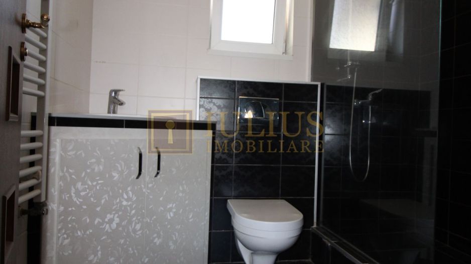 apartament la curte, 2 băi, loc de parcare, zona linistita, dressing - Poză 11