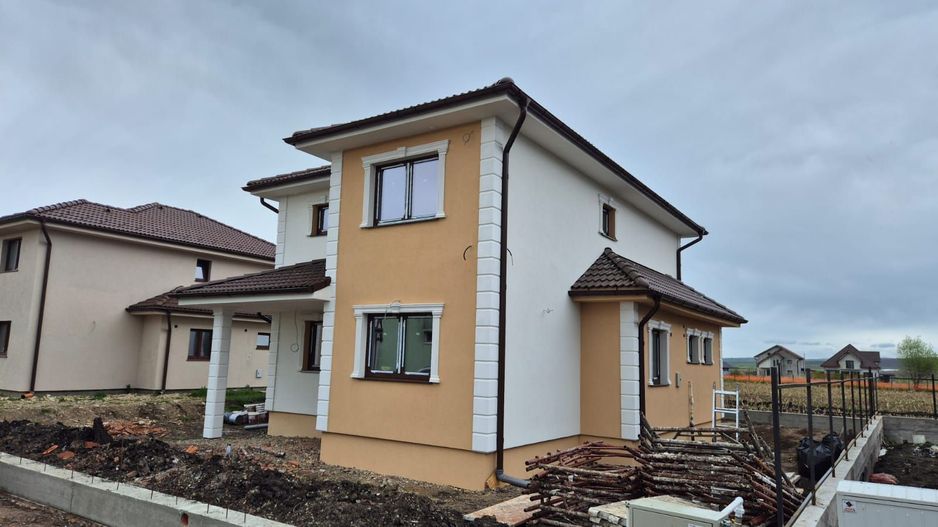 Casa individuala noua in Sura Mica - Sibiu - Poză 1