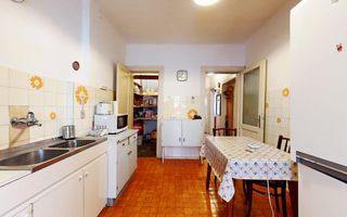Apartament in casa si garaj in zona spitalul militar-Brasov - Poză 1