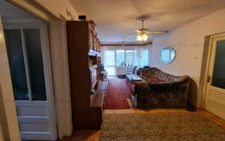 Proprietate individuala-3 apartamente,spatiu comercial,garaje,gradina,curte - Poză 11