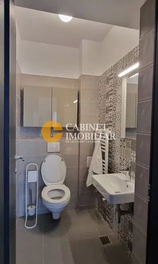 Apartament cu 3 camere, ETAJ INTERMEDIAR, 81 MP, CU PARCARE SUBTERANA INCLUSĂ - Poză 7