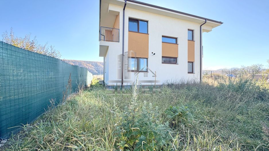 Casa individuala cu teren de 519 mp in zona accesibila. - Poză 1