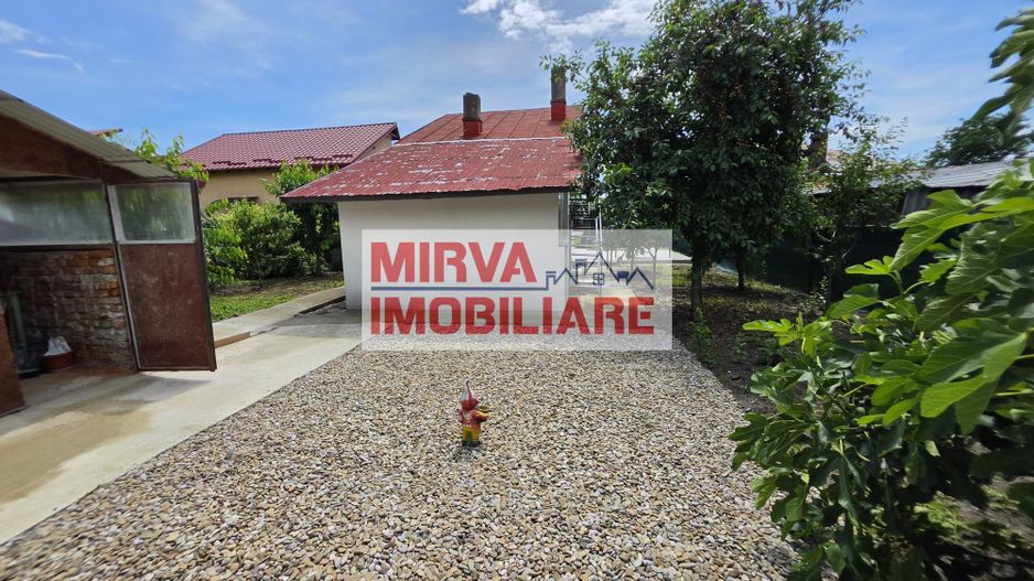 🏡 Casă renovată cu 6 camere, teren 557 mp – Berceni, Prahova - Poză 14