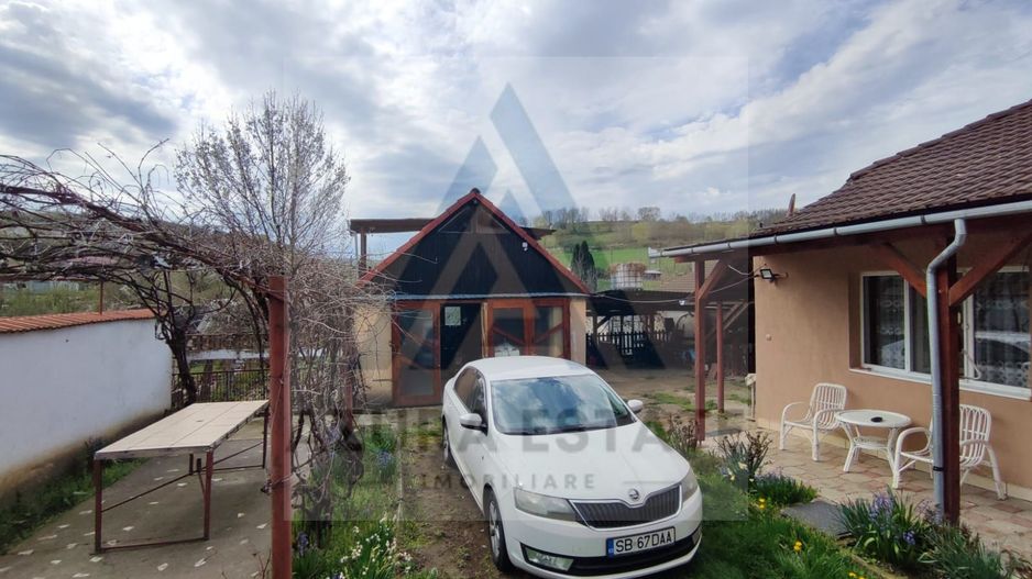 Casa 4 camere 2 bai garaj inchis pivnita si teren 740 mp in Seica Mica - Poză 15
