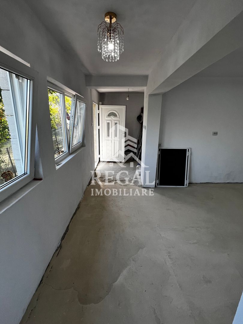 Proprietate cu 2 case și 770 mp teren – vedere spre Castel - Poză 3