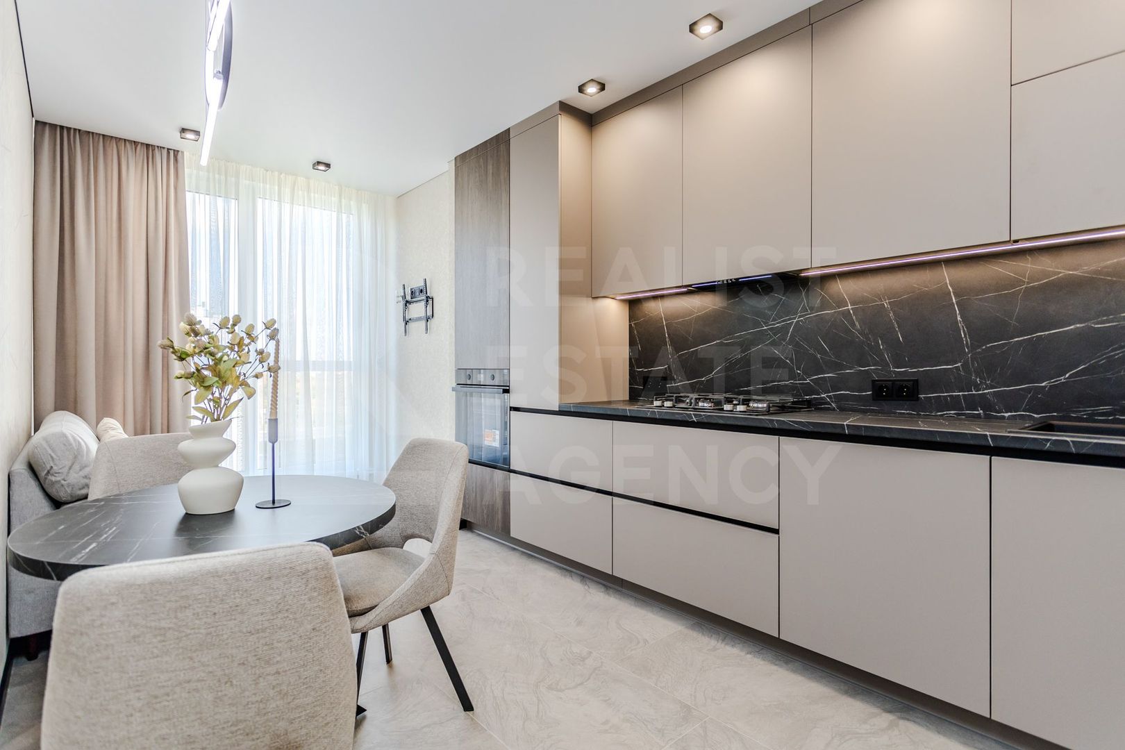 Chirie, apartament, 1 cameră, str. Costeşti, sectorul Centru - Poză 1