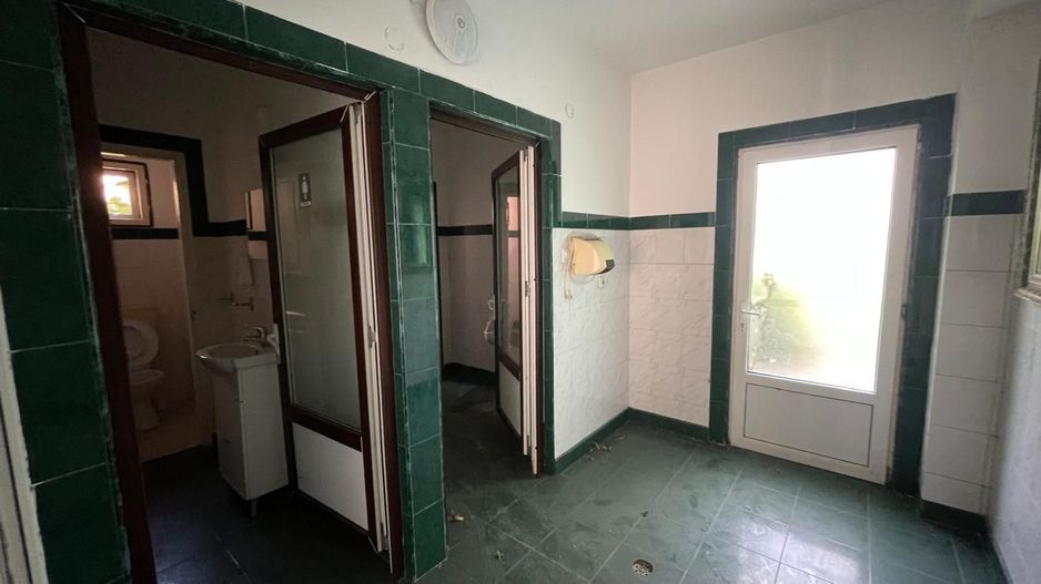 HOTEL DE INCHIRIAT CU 14 CAMERE SI PARCARE BORS E60 - Poză 11
