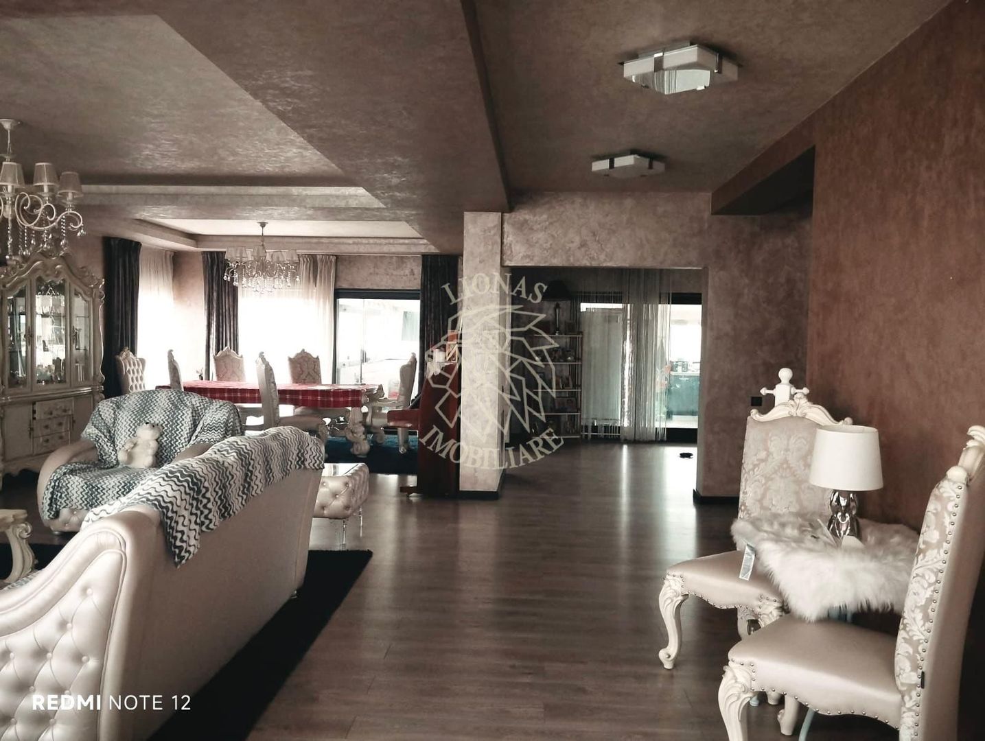 Casa 5 camere 325 mp con.-teren 600-garaj-Zona OK Shopping Center - Poză 2