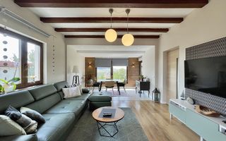 Casă cochetă cu teren generos și panoramă Chinteni - Poză 1