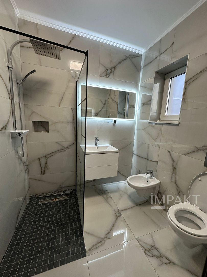 Casa superba de vanzare, situata intr-o zona aerisita a Dezmirului! - Poză 17