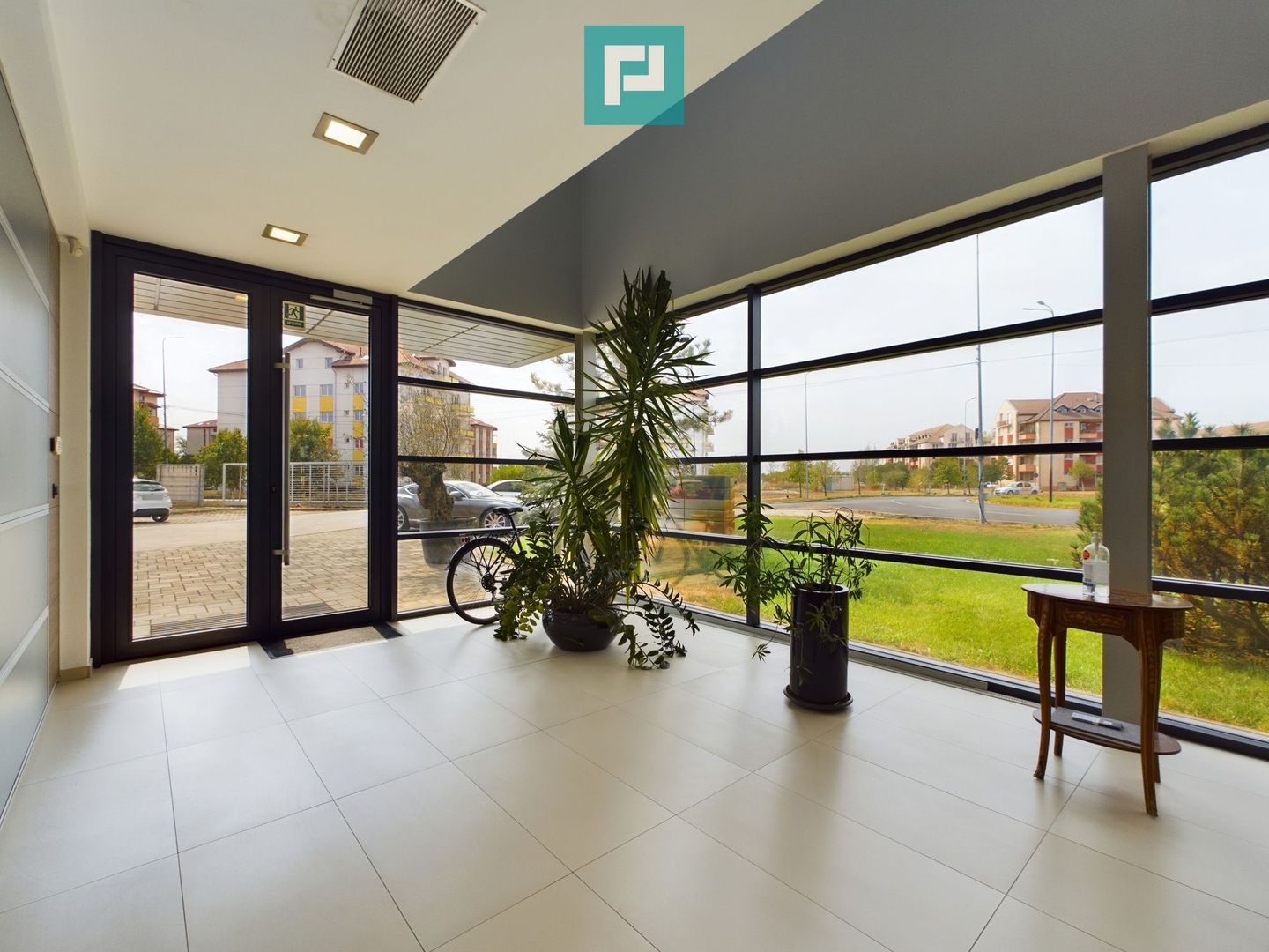 Clădire modernă pentru birouri 340 mp - Poză 4