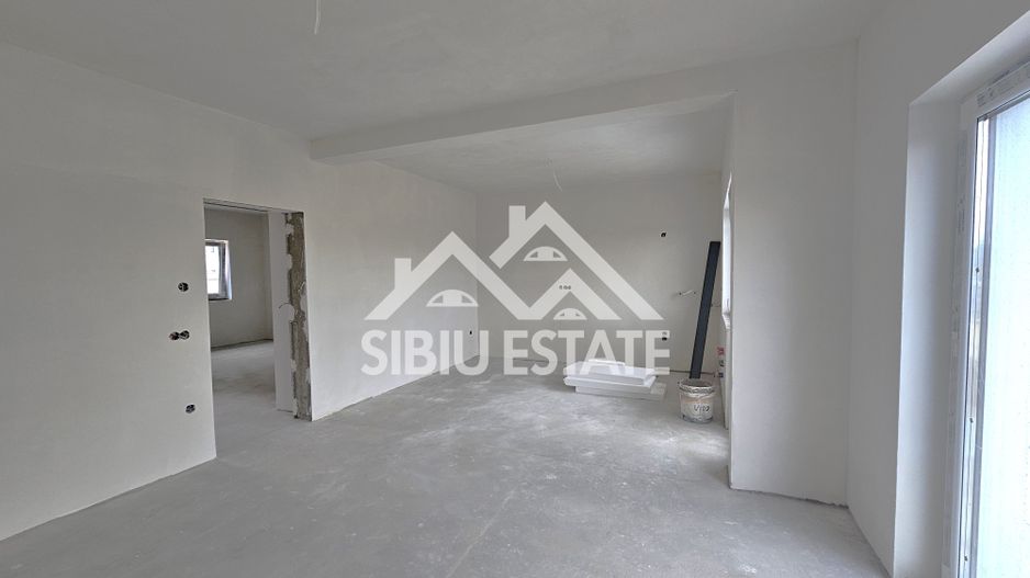 Casa Sibiu 4 camere, 2bai, terasa, carport, locatie Selimbar - Poză 4