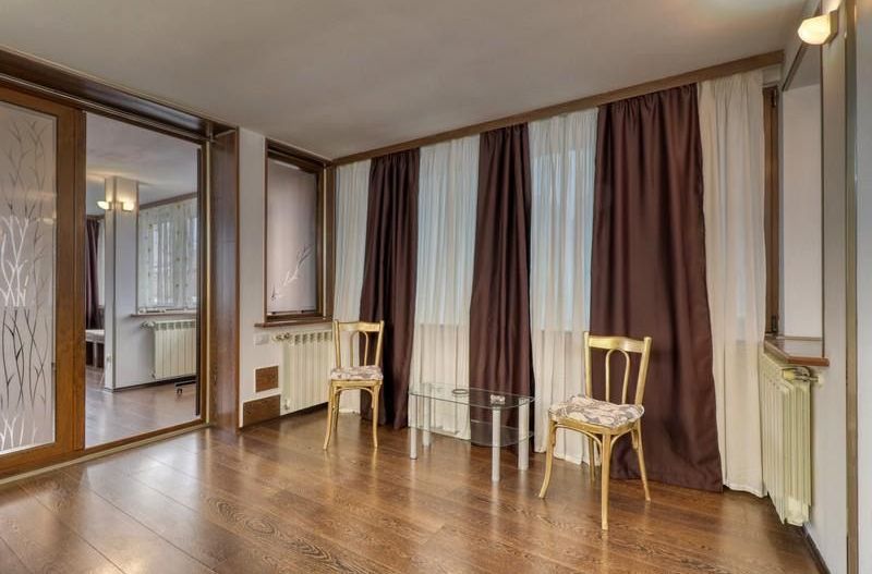 Ion Neculce | Apartament 5 camere în vilă monument - Poză 9