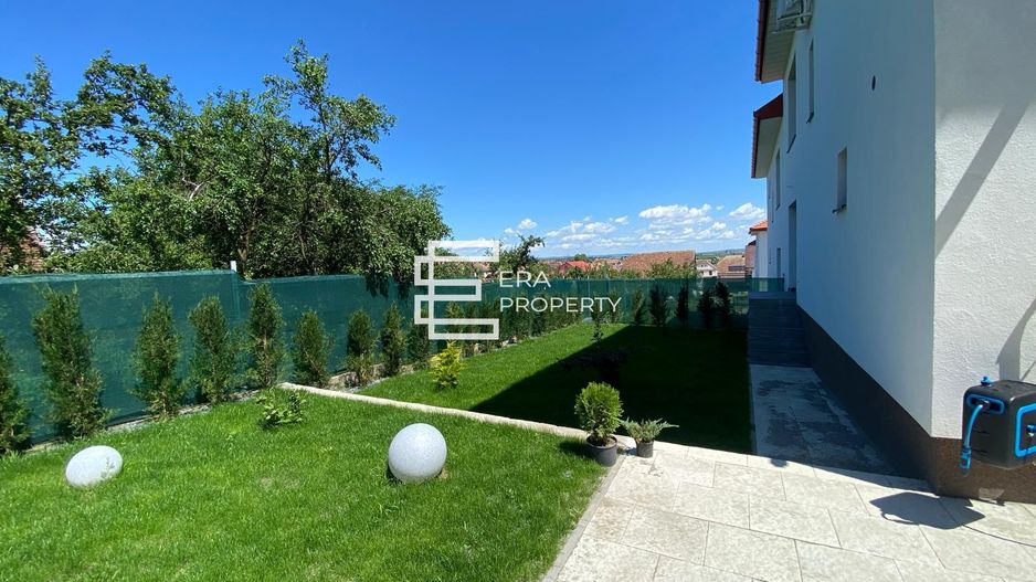 Duplex 4 camere -intabulat- teren 300 mp  -Locație Centrală, Sura Mică - Poză 1