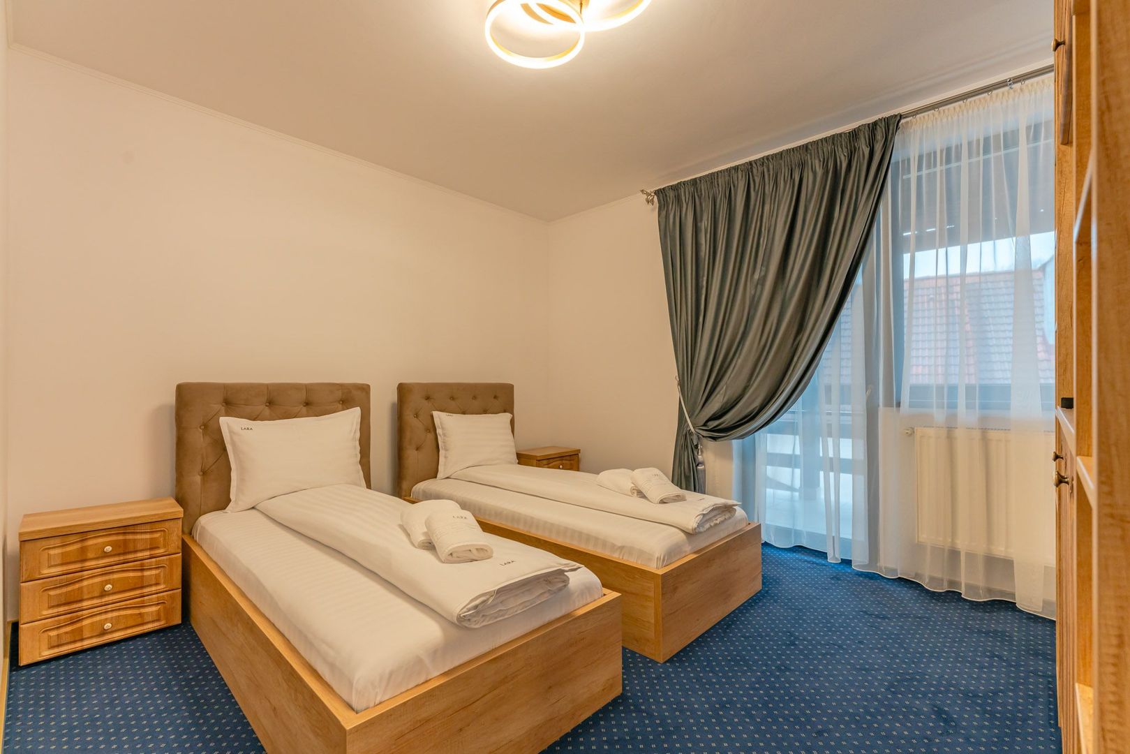 Pensiune Râșnov, 13 camere plus locuință proprietar, zonă Cetate - Poză 33