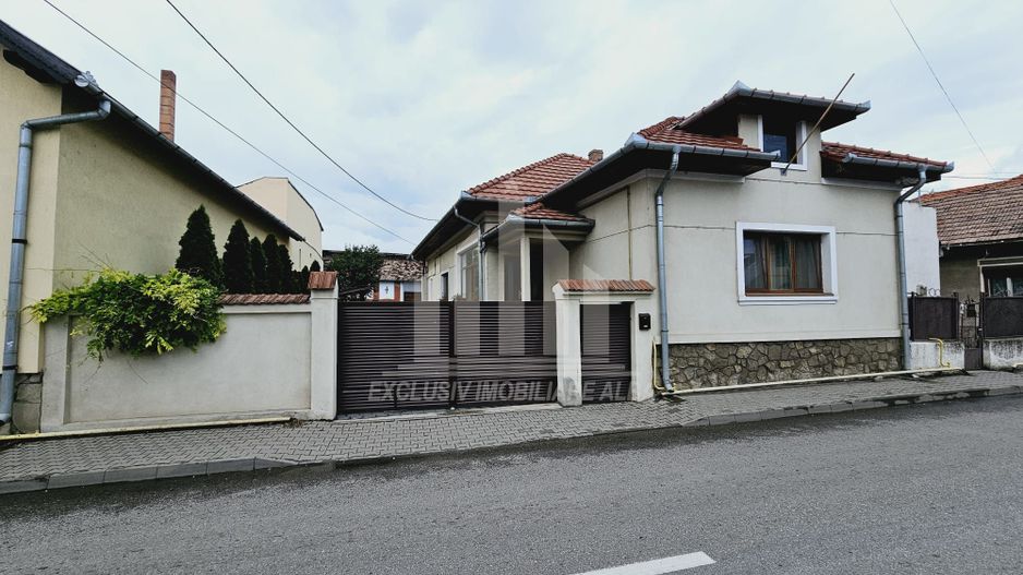 Casa inidividuala | 120 mp | 1256 mp teren | Renovata | Maieri - Poză 1