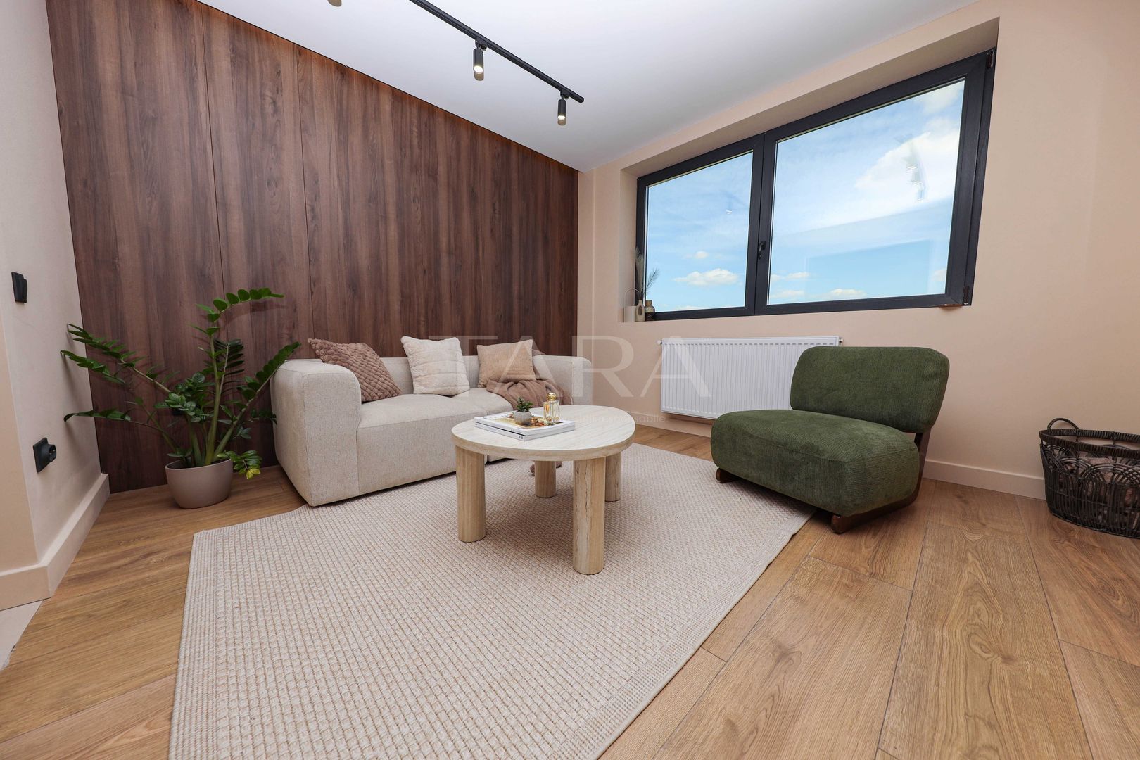 Apartament renovat premium cu panoramă – Gheorgheni. - Poză 1