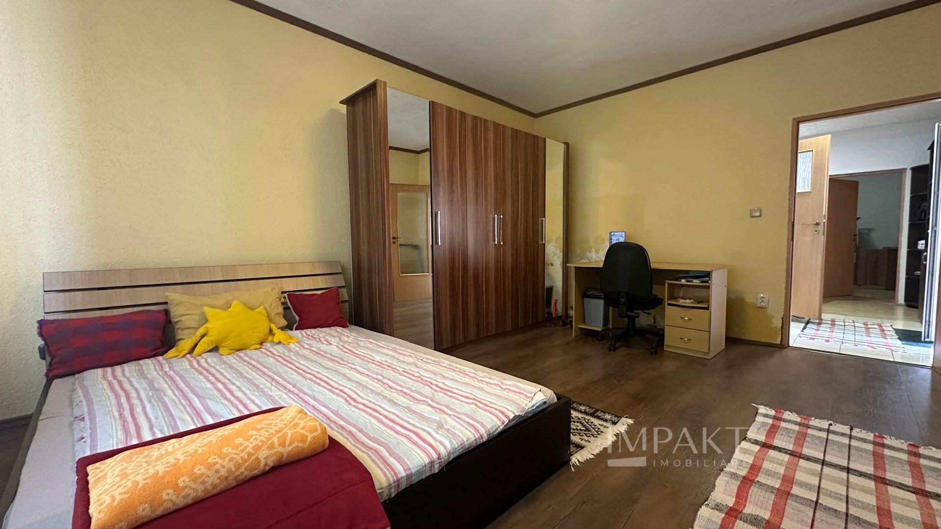 Imobil cu 5 apartamente separate, ideal pentru investitie - zona UMF! - Poză 12