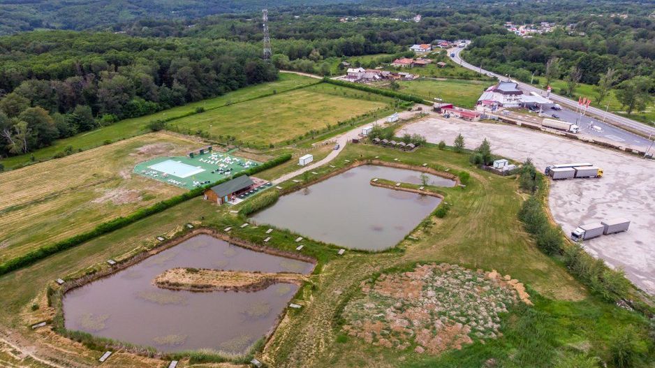 Afacere functionala - MOTEL si CAMPING cu terasa, piscina si lacuri pescuit - Poză 14