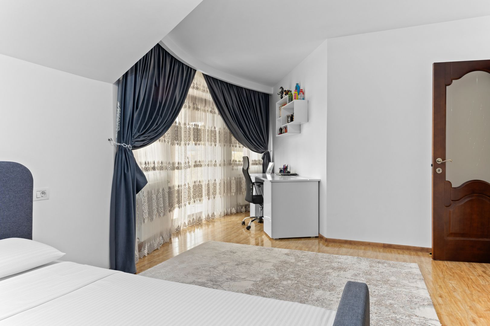 DE VANZARE  Vila 9 camere Colentina - Poză 42