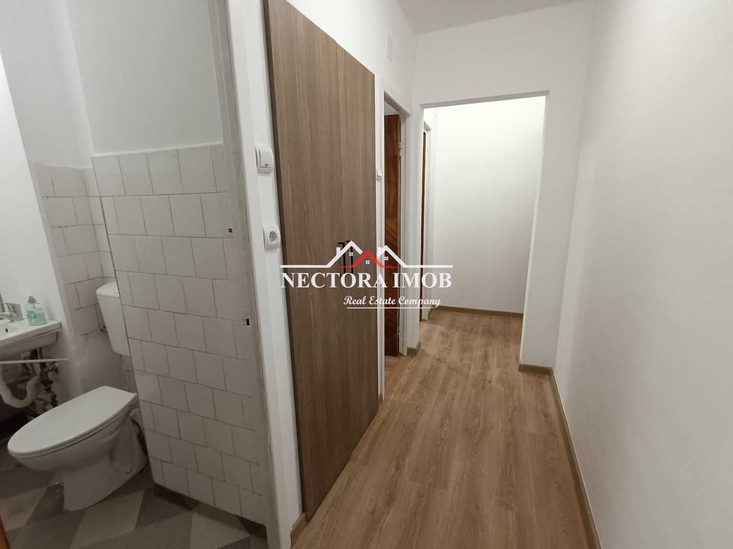 NECTORA IMOB-OCAZIE Apartament 3 camere, 54 mp, Str. R. Reagan, Et. 3 - Poză 12