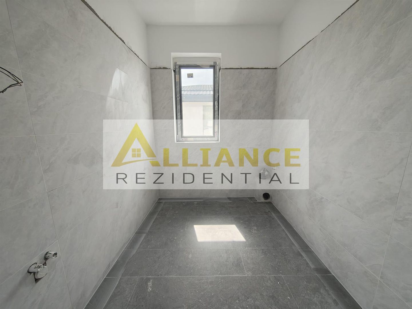Strada Miorita I P+E | 5 camere | 3 bai | Teren 400 mp - Poză 9