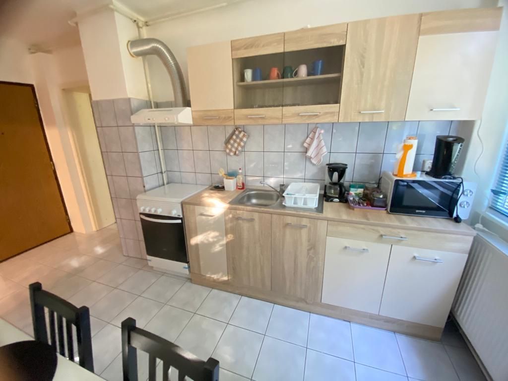 3 camere confort 1 etaj 3 zona Medicina CENTRALA PROPRIE - Poză 6