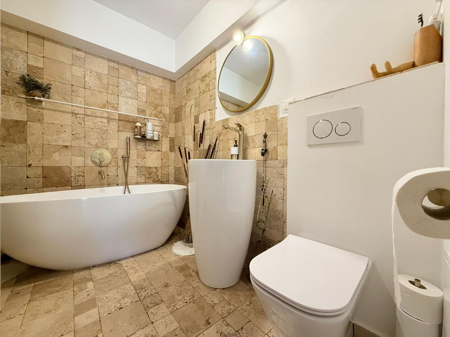 Casa renovata integral | acces auto in curte | Centrala proprie - Poză 5